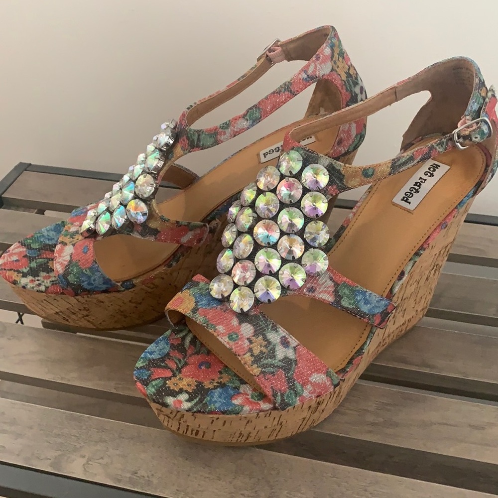 Floral rhinestone wedges